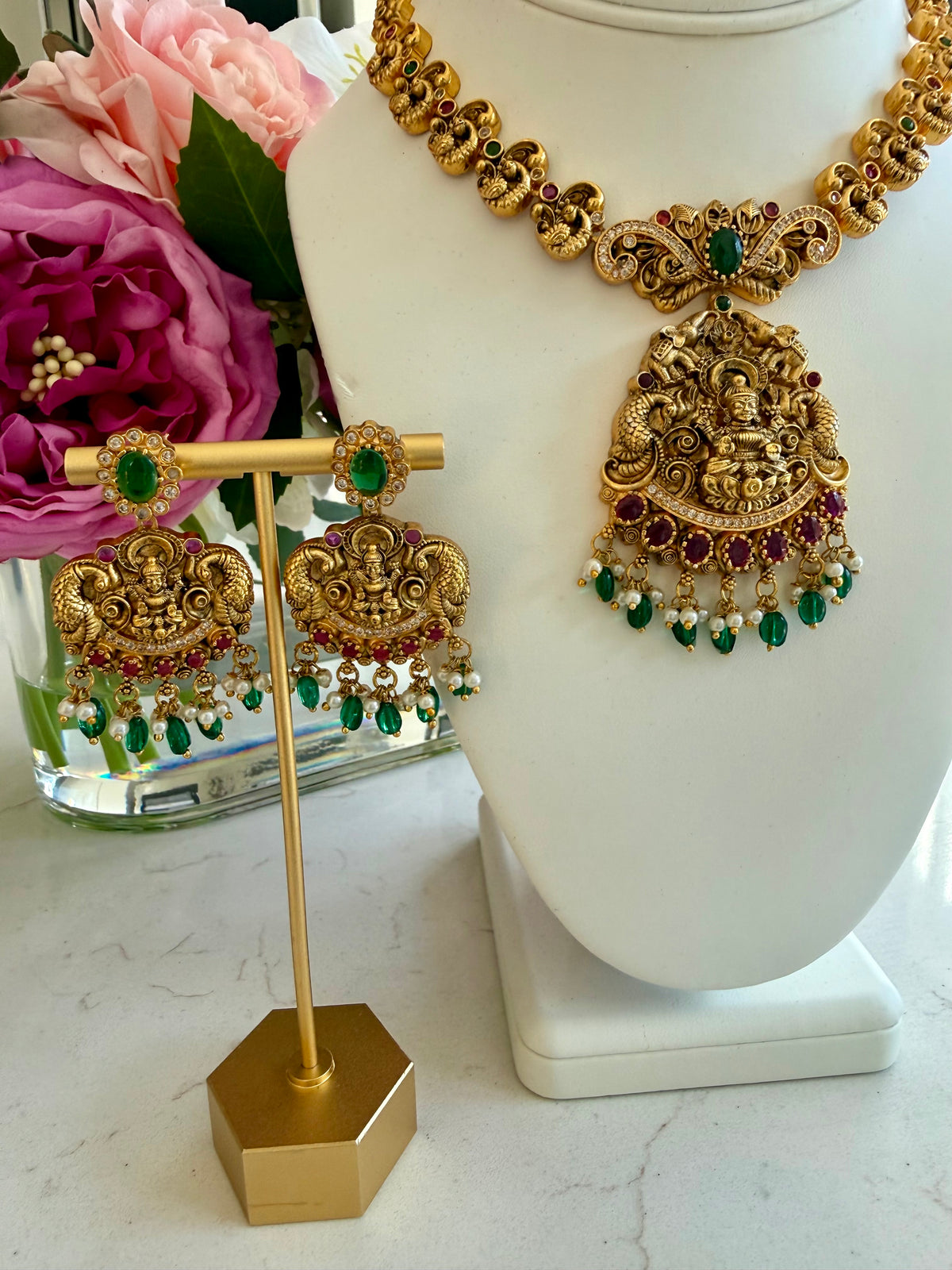 Veena Set