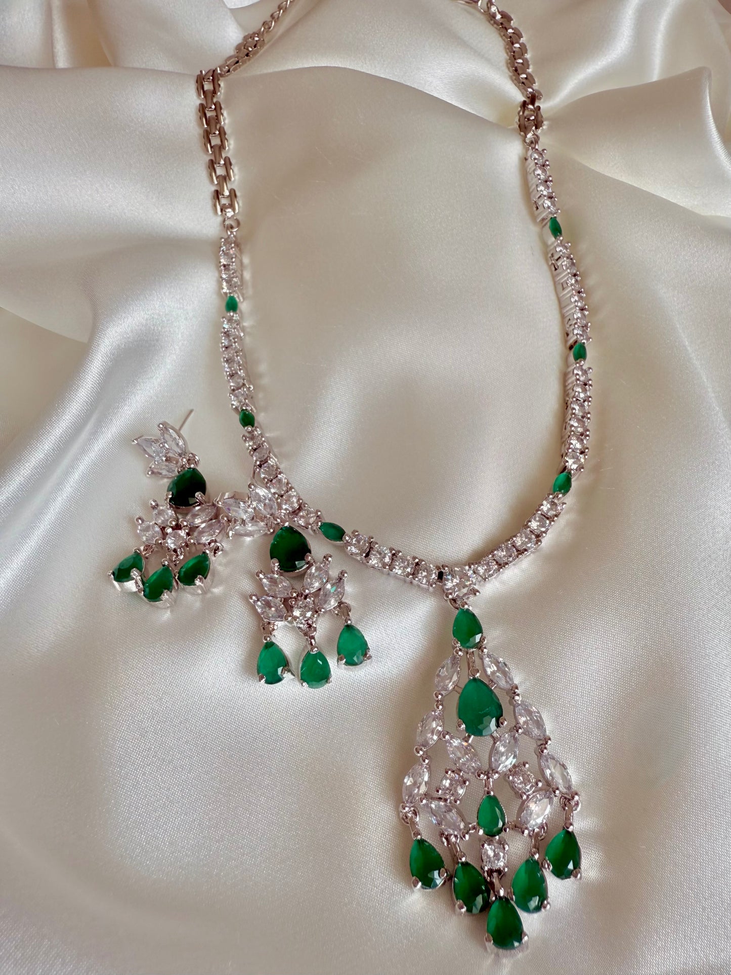 Myra Necklace Set