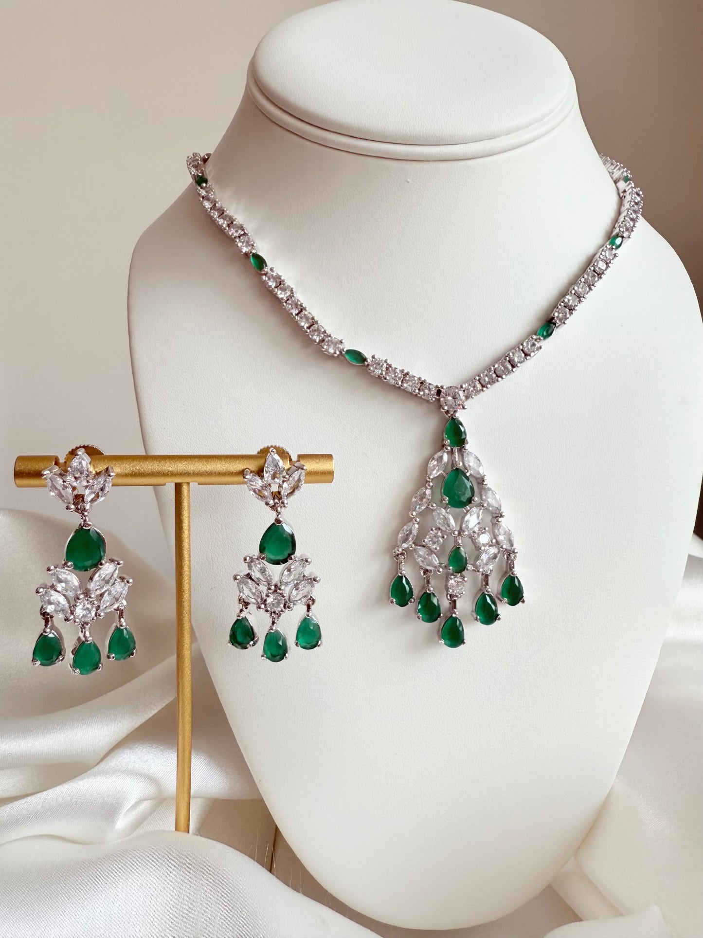 Myra Necklace Set