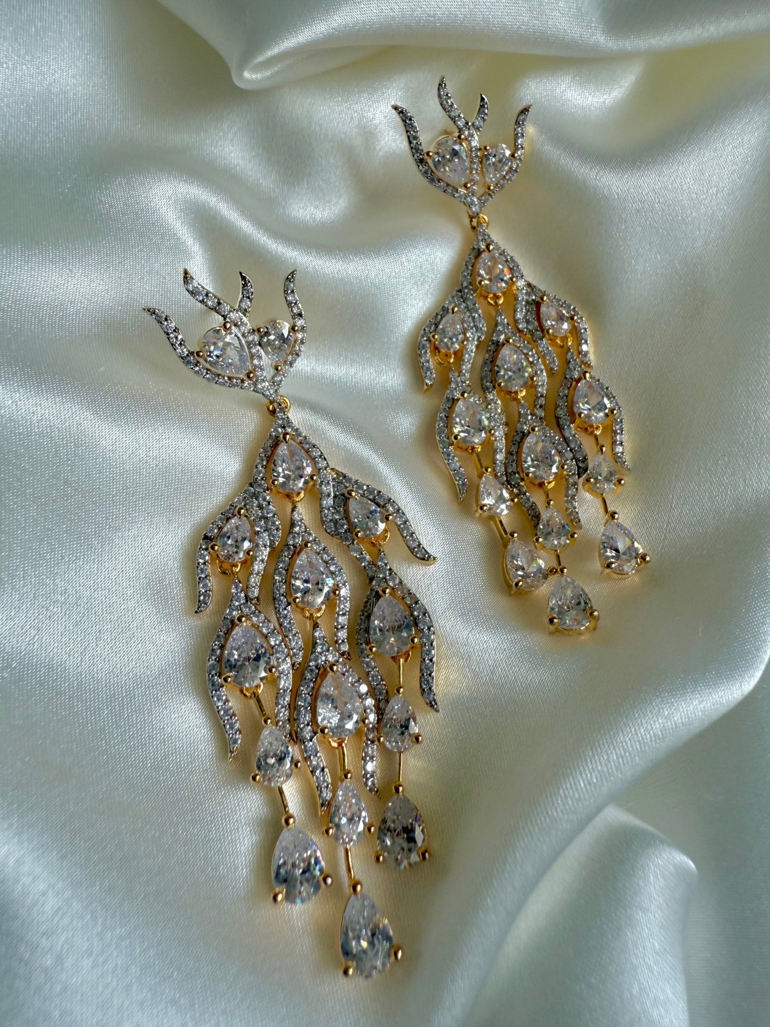Jhanvi Earrings - Dsapphire
