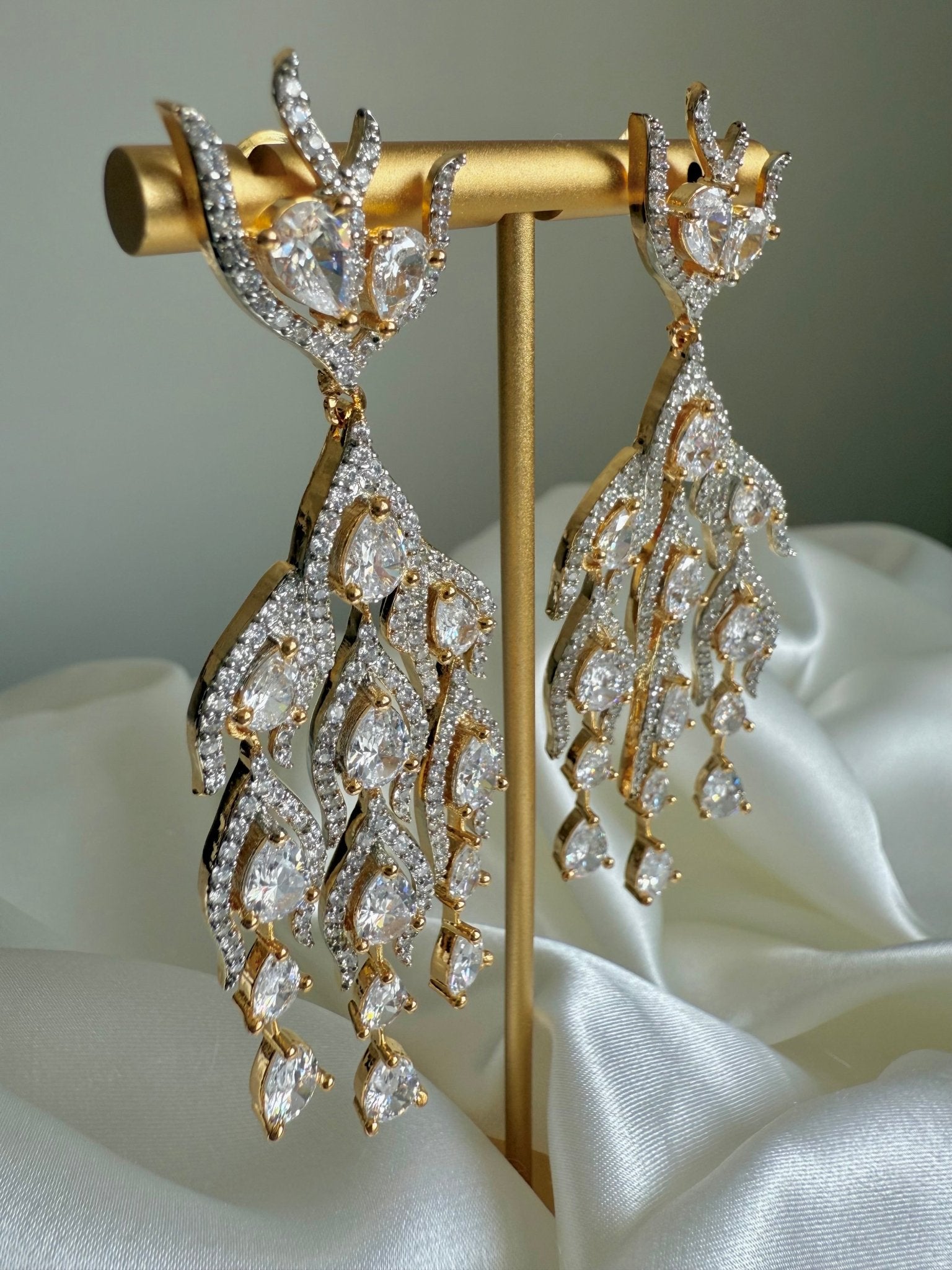 Jhanvi Earrings - Dsapphire