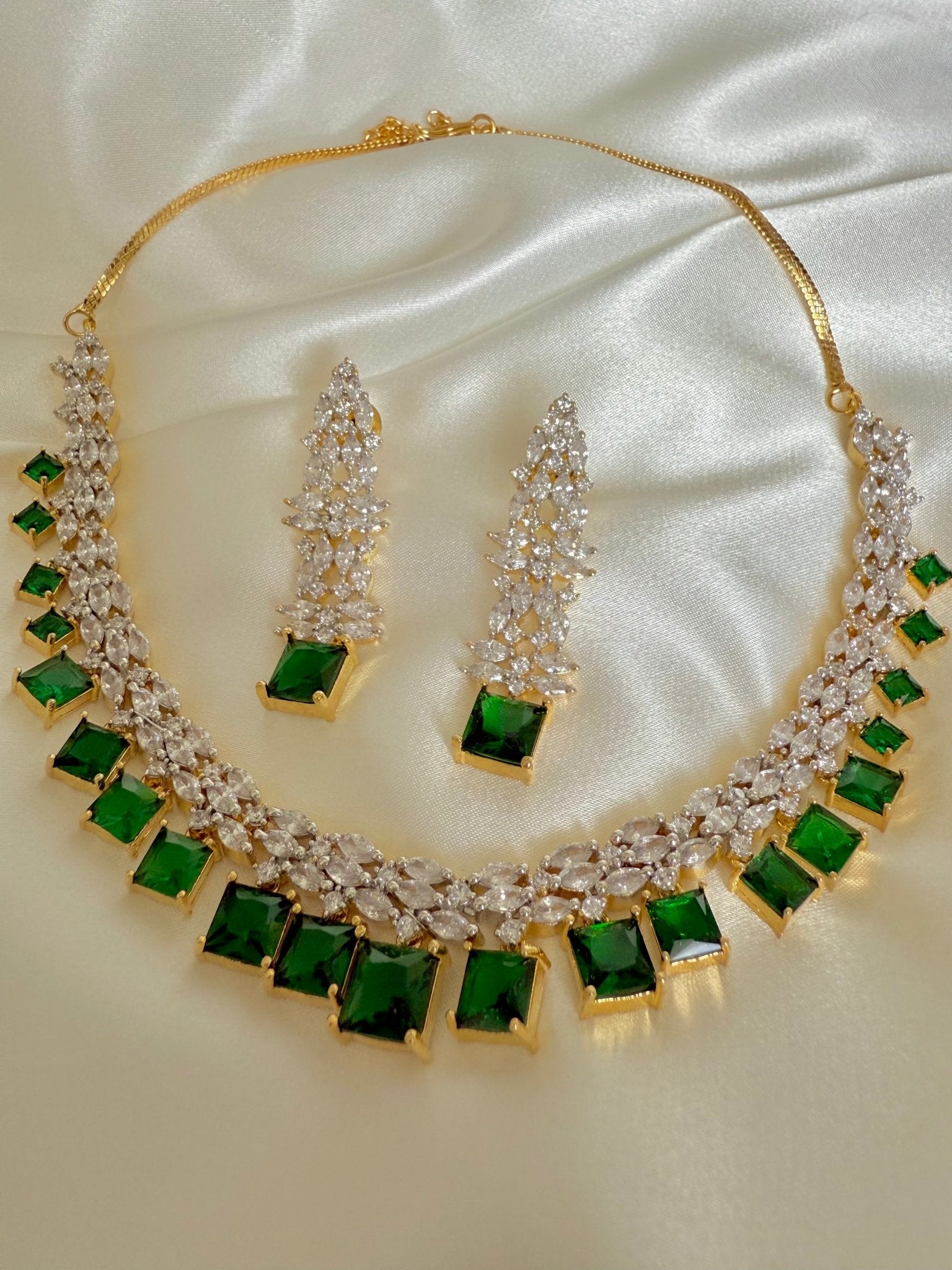 Samaria Necklace Set - Dsapphire